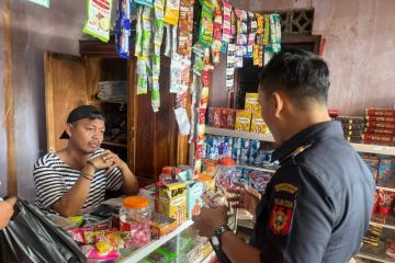Bea Cukai Makassar Gelar Operasi Pasar Sebagai Bagian dari Kampanye Gempur Rokok Ilegal