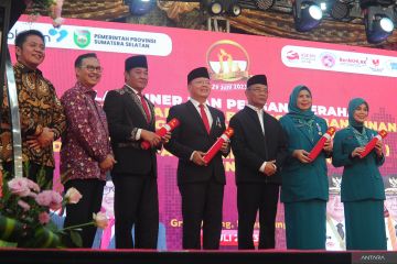 Penganugerahan penghargaan tertinggi BKKBN di Palembang