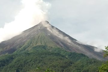 Badan Geologi: Guguran lava Karangetang capai 1.750 meter