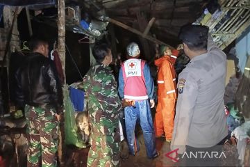 Satu orang meninggal dunia akibat tanah longsor di Kabupaten Malang
