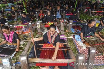 Festival kerajinan tenun Sasak Lombok