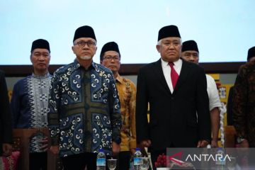 Mendag Hadiri Pelantikan Santri Pesantren Dea Malela Sumbawa