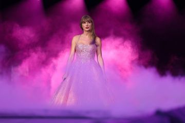 Taylor Swift beri kejutan dalam video musik "I Can See You"