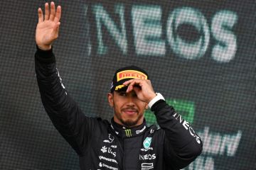 Lewis Hamilton dipastikan pindah ke Scuderia Ferrari di musim 2025