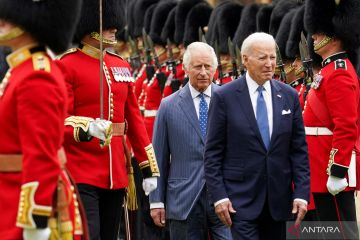 Presiden AS bertemu Raja Charles di Kastil Windsor jelang KTT NATO
