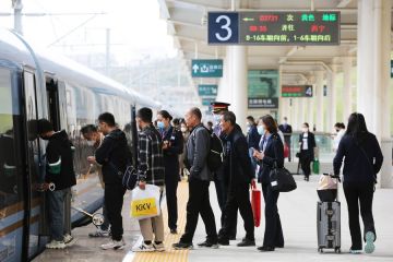 China catat 1,77 miliar perjalanan penumpang kereta pada H1 2023