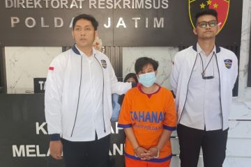 Polisi serahkan tersangka investasi bodong PMI ke Kejari Malang