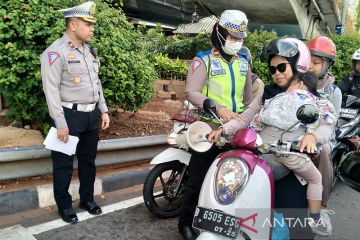 Polres Jakbar tilang 37 pelanggar pada hari kedua Operasi Patuh Jaya