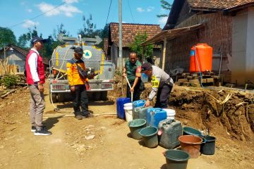 BPBD Situbondo distribusikan air bersih ke desa kekurangan air bersih