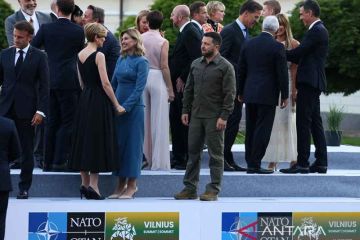Zelenskiy menunggu kepastian NATO
