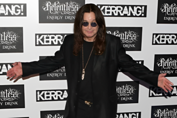 Ozzy Osbourne batalkan agenda konser karena masalah kesehatan