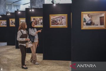 Pameran foto Parlemen Warna Warni