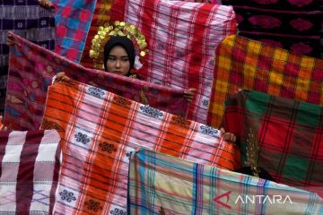 Atraksi seni dan budaya Apeksi XVI di Makassar