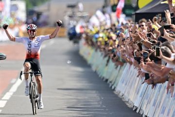 Izagirre rebut etape 12, Vingegaard jaga kaus kuning Tour de France