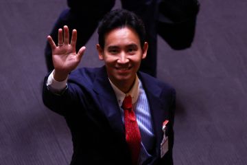 Pemimpin liberal nan ambisius sementara gagal pimpin Thailand