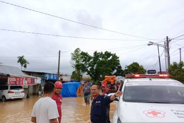 PMI Padang bantu korban banjir pada beberapa kelurahan terparah