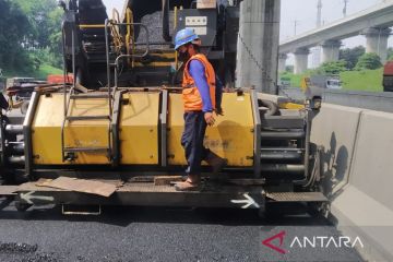 Delapan titik Jalan Tol Jakarta-Cikampek diperbaiki