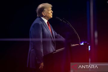 Donald Trump berpidato di Turning Point Action Conference