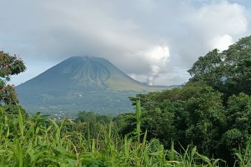 Badan Geologi: Waspadai erupsi freatik Gunung Lokon