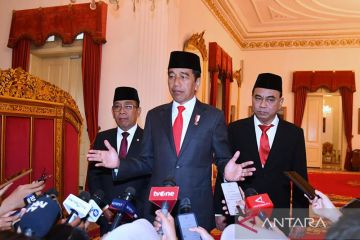 Sepekan, Presiden lantik Menkominfo hingga baju hitam putih Ganjar 