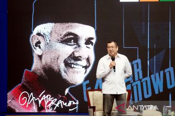 Hary Tanoe beri materi ke 300 jurkam muda Ganjar Pranowo