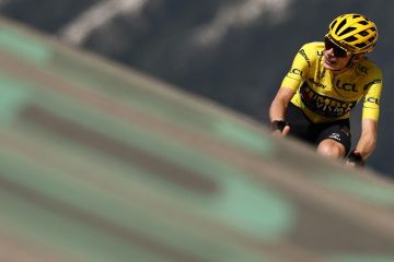 Vingegaard dekati gelar Tour de France setelah libas Pogacar lagi