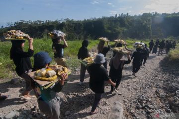 Ritual Pager Banyu di lereng Gunung Merapi