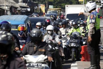 Kepadatan jalur Puncak Bogor pada libur Tahun Baru Islam