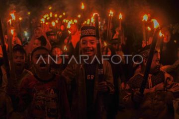 Pawai obor Tahun Baru Islam