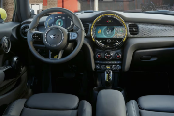 Tampilan interior 2024 Mini Cooper EV dirombak