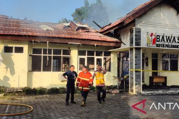 Polisi selidiki terbakarnya kantor Bawaslu Kota Palangka Raya