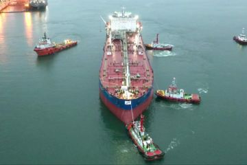 Kapal PTK bantu tarik FSO Pertamina Abherka dukung ketahanan energi