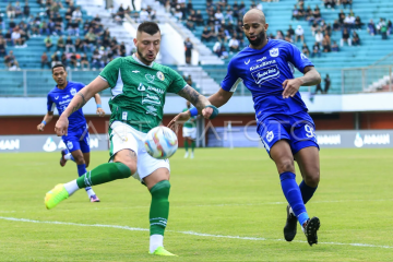 PSS Sleman melawan PSIS Semarang