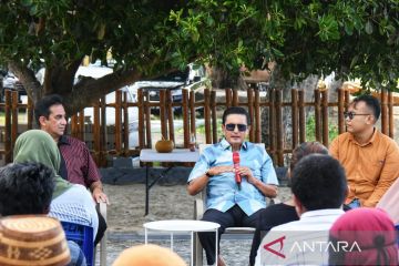 Fadel Muhammad kagumi potensi wisata Pantai Dunu Gorontalo Utara