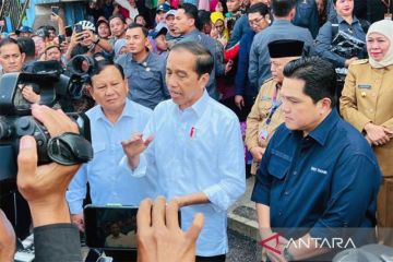 Jokowi minta industri pertahanan dalam negeri dikembangkan