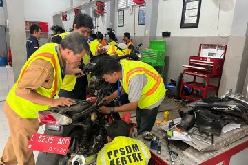 Luhut sebut program konversi motor listrik butuh kerja sama yang solid