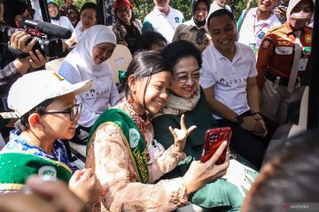 Hasto ungkap Megawati sering bertemu Khofifah