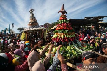 Nelayan gelar syukuran Labuhan Mina Bahari