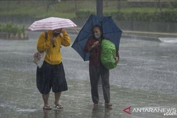 Hujan ringan hingga lebat diperkirakan landa sejumlah kota besar