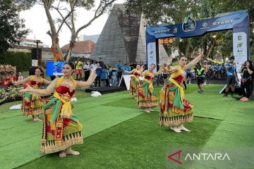 Pemuda mancanegara meriahkan pembukaan balap sepeda di Banyuwangi