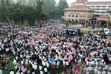 Pemkot Tangerang ajak masyarakat ikut jalan sehat sarungan besok