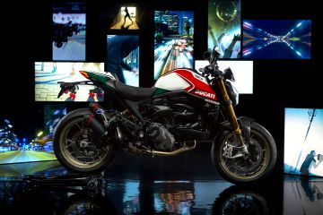 Ducati Monster edisi Anniversario 30 hadir dengan bobot yang ringan