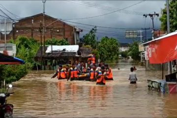 Banjir dan longsor landa Kota Padang, 2 anak meninggal dunia