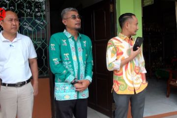Inspeksi isu bisnis seragam, wali kota Palangka Raya kunjungi sekolah