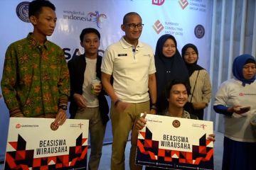 Menparekraf beri beasiswa permodalan ke 10 pengusaha muda Sulsel