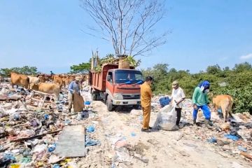 Pemkot Lhokseumawe tambah jam kerja petugas atasi penumpukan sampah