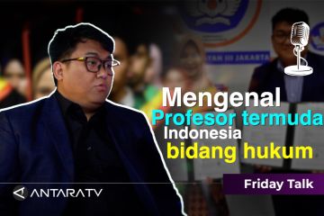 Profesor termuda Indonesia adalah dari bidang hukum (1)