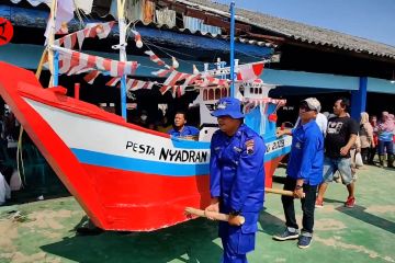 Syukuri kekayaan bahari, nelayan Batang gelar sedekah laut