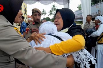 Suka cita kepulangan jamaah haji Maluku Utara di Asrama Haji Ternate