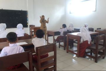 Melihat hasil gotong royong Polri, TNI & warga renovasi sekolah